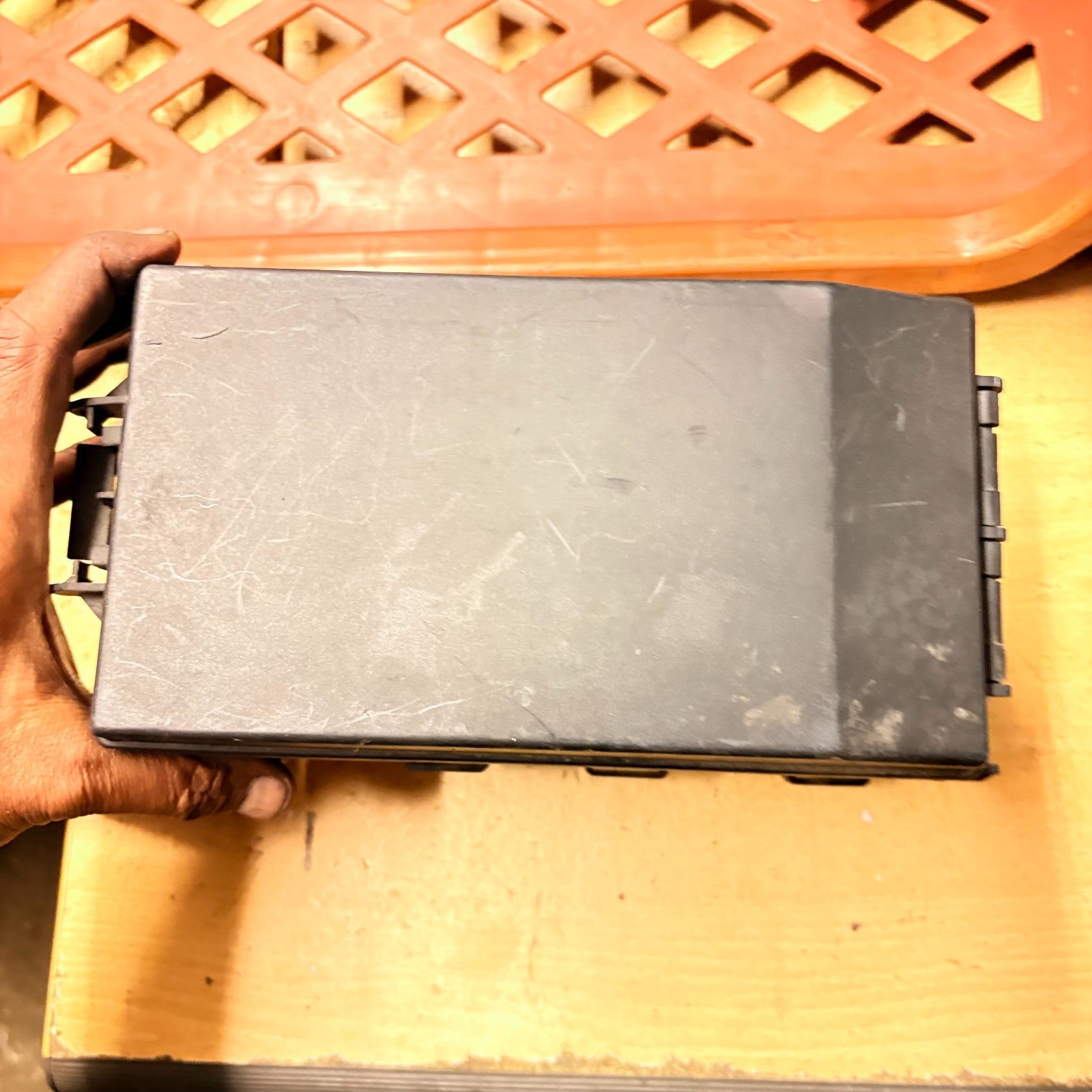Ford Focus MK1 Engine Bay Fuse Box 1998-2004 518261201 98AG14A067CD