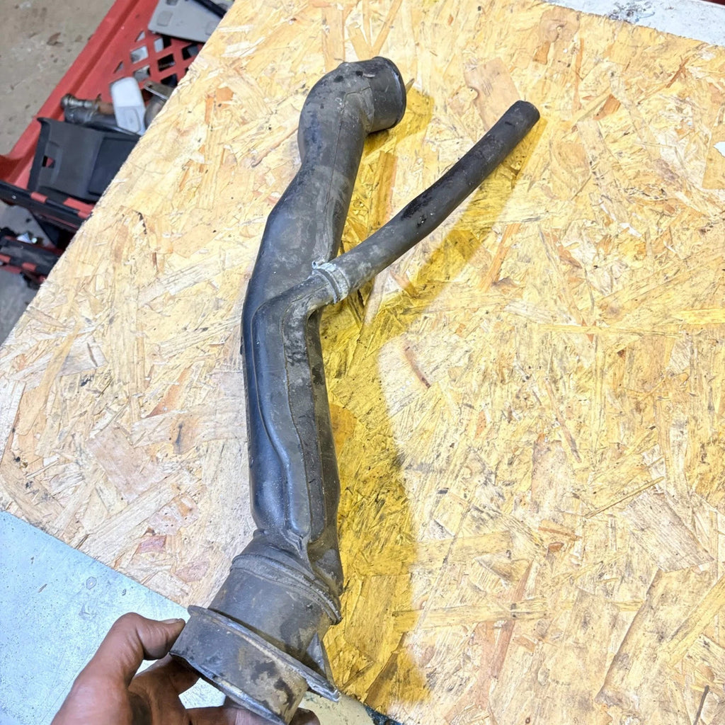 A9014701320 Diesel Fuel Filler Neck Sprinter W901 W902 W903 95-06 VW LT 96-06