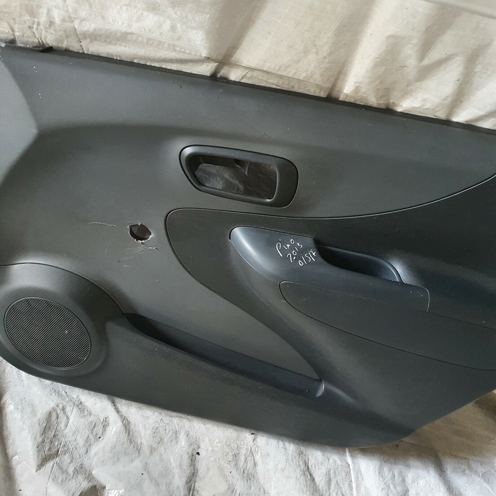 SUZUKI ALTO 996cc-5 DOOR-OFFSIDE DRIVERS SIDE FRONT INTERNAL DOOR CARD