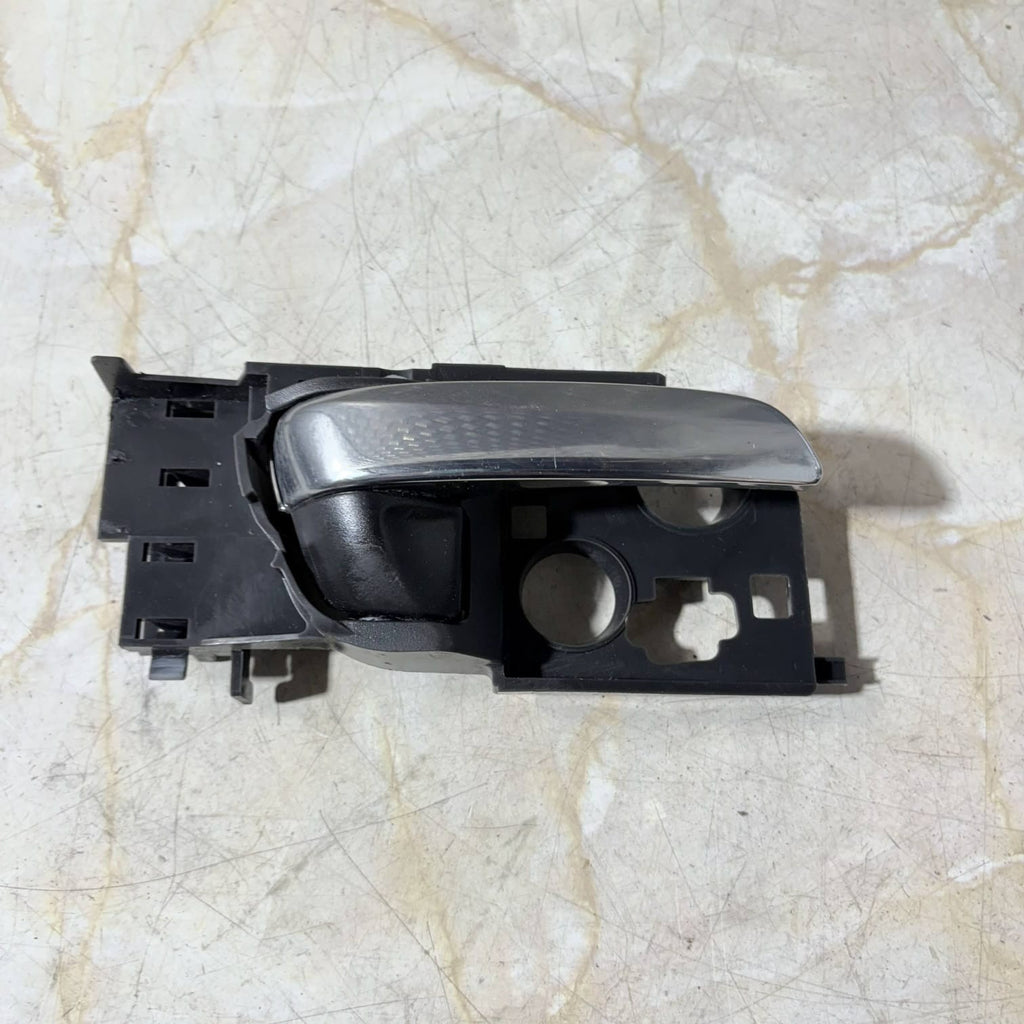 HONDA HR-V MK2 INTERIOR DOOR HANDLE FRONT RIGHT DRIVER SIDE 2013-2022