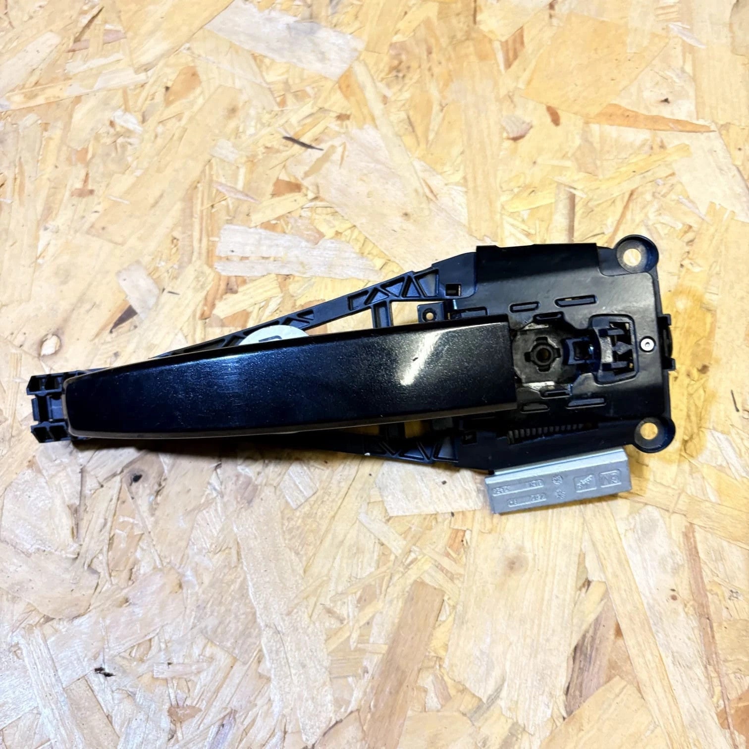 Opel Mokka OSR DRIVERS REAR SIDE DOOR HANDLE 2HU BLACK 2013 7512 3257U