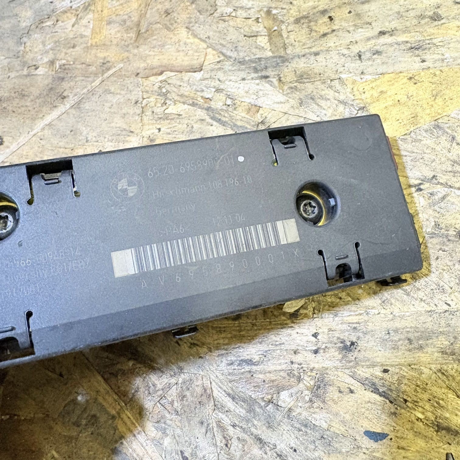 BMW 116i 2004-2011 E87 Boot Control Module 695890001