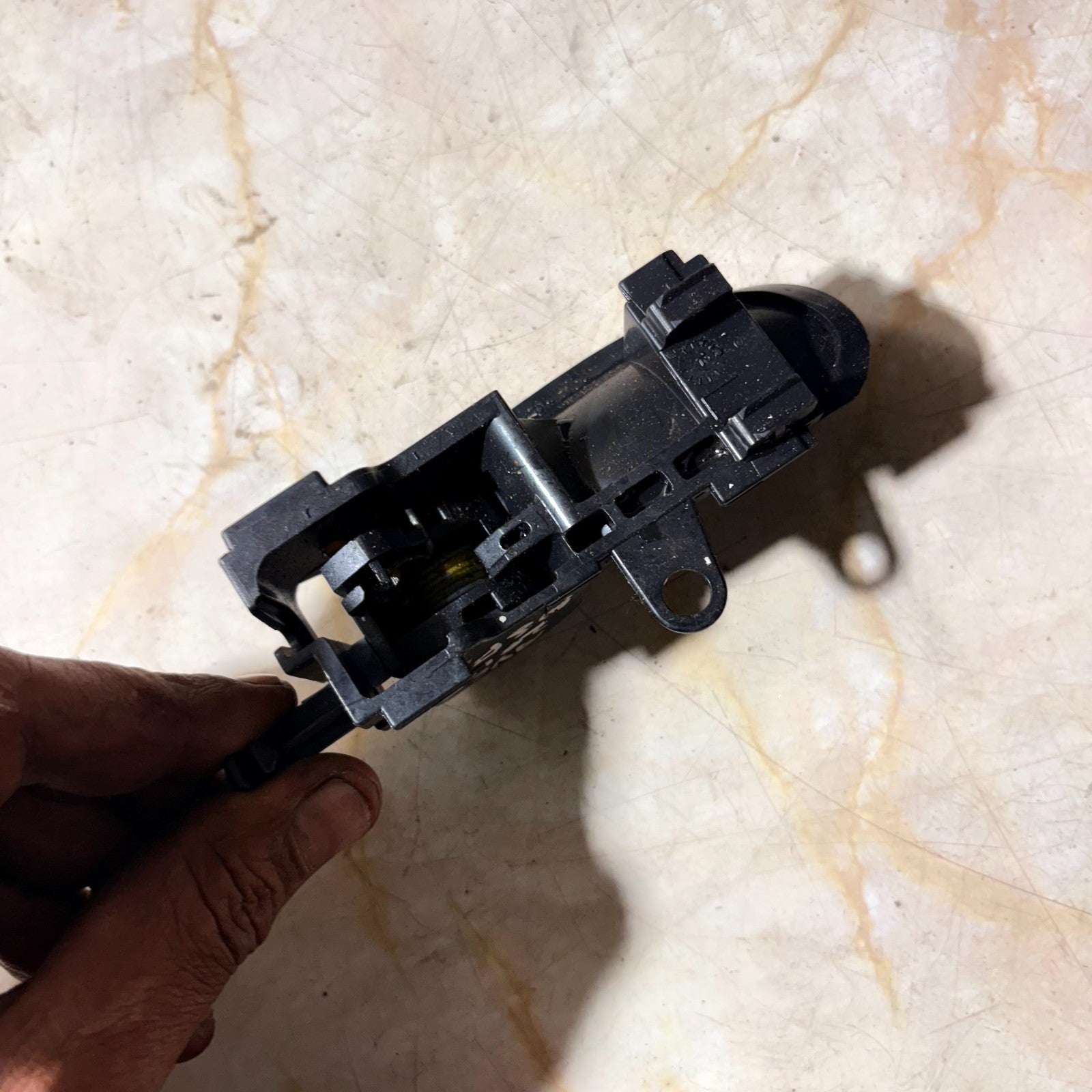2005-2014 TOYOTA AYGO NSF PASSENGERS SIDE FRONT INNER DOOR HANDLE