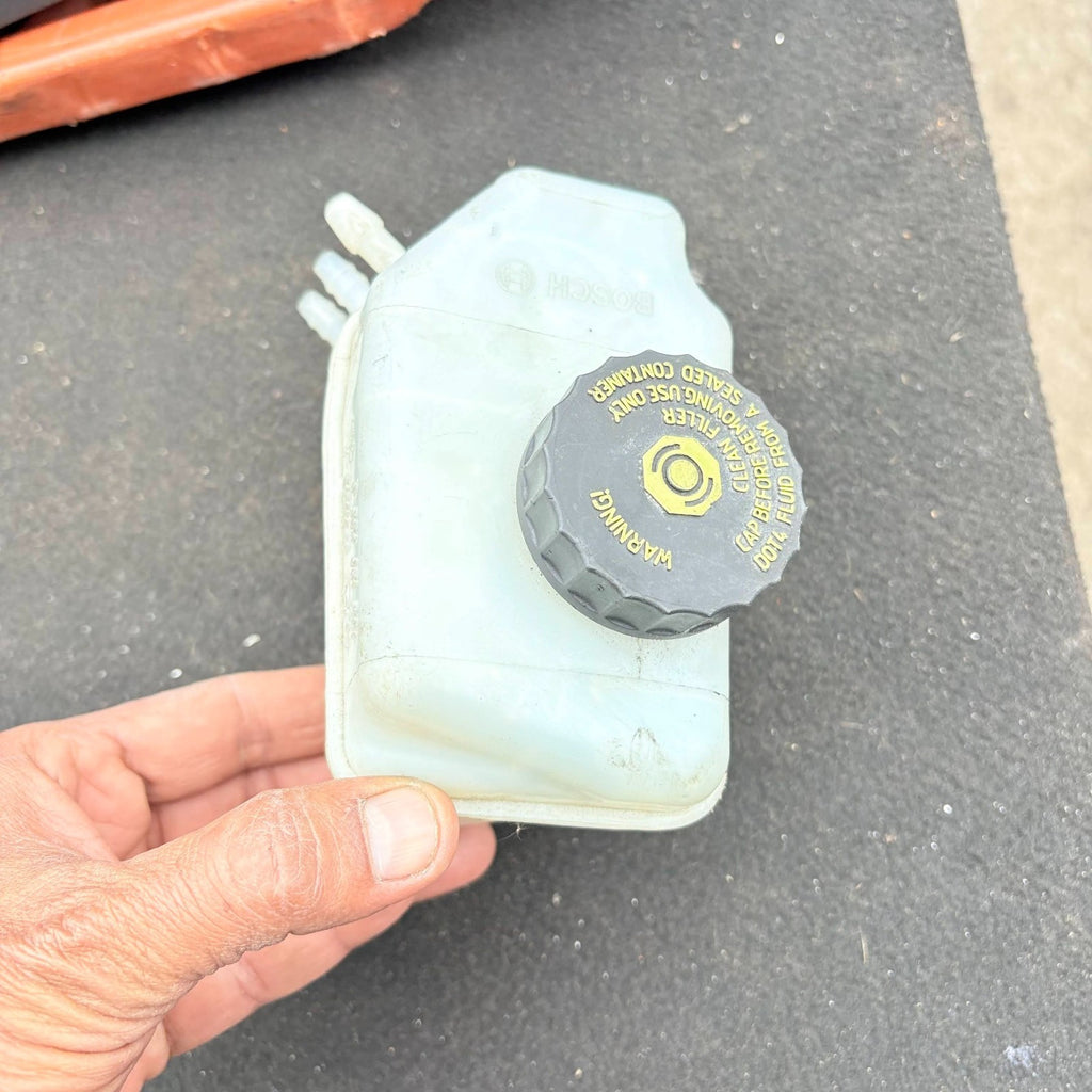 Vauxhall Corsa D 2006-2014 Brake Fluid Reservoir 0204051244