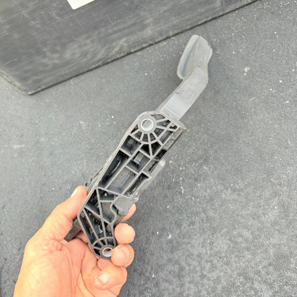 2011 FORD FIESTA ACCELERATOR THROTTLE PEDAL 8V21-9F836-AB