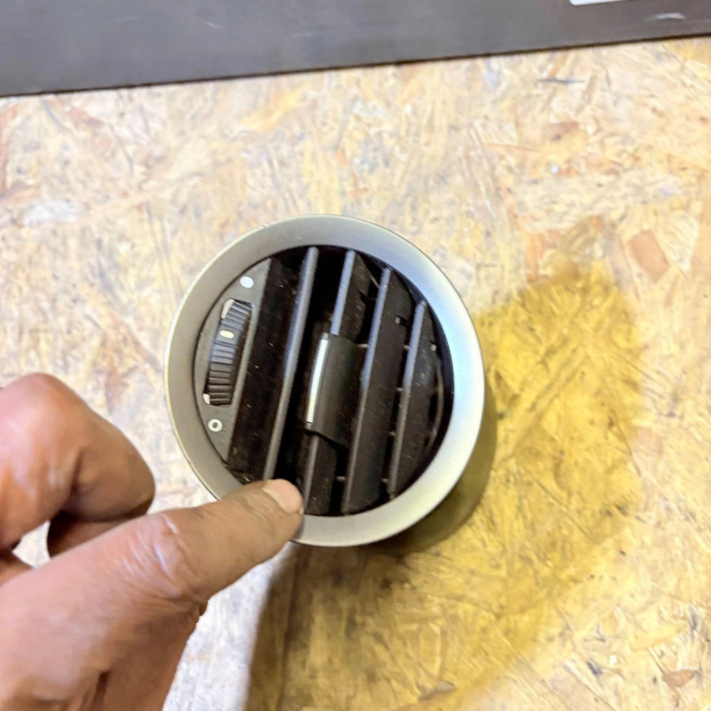 MG 6 DASHBOARD AIR VENT FRONT DRIVER RIGHT SIDE 2012