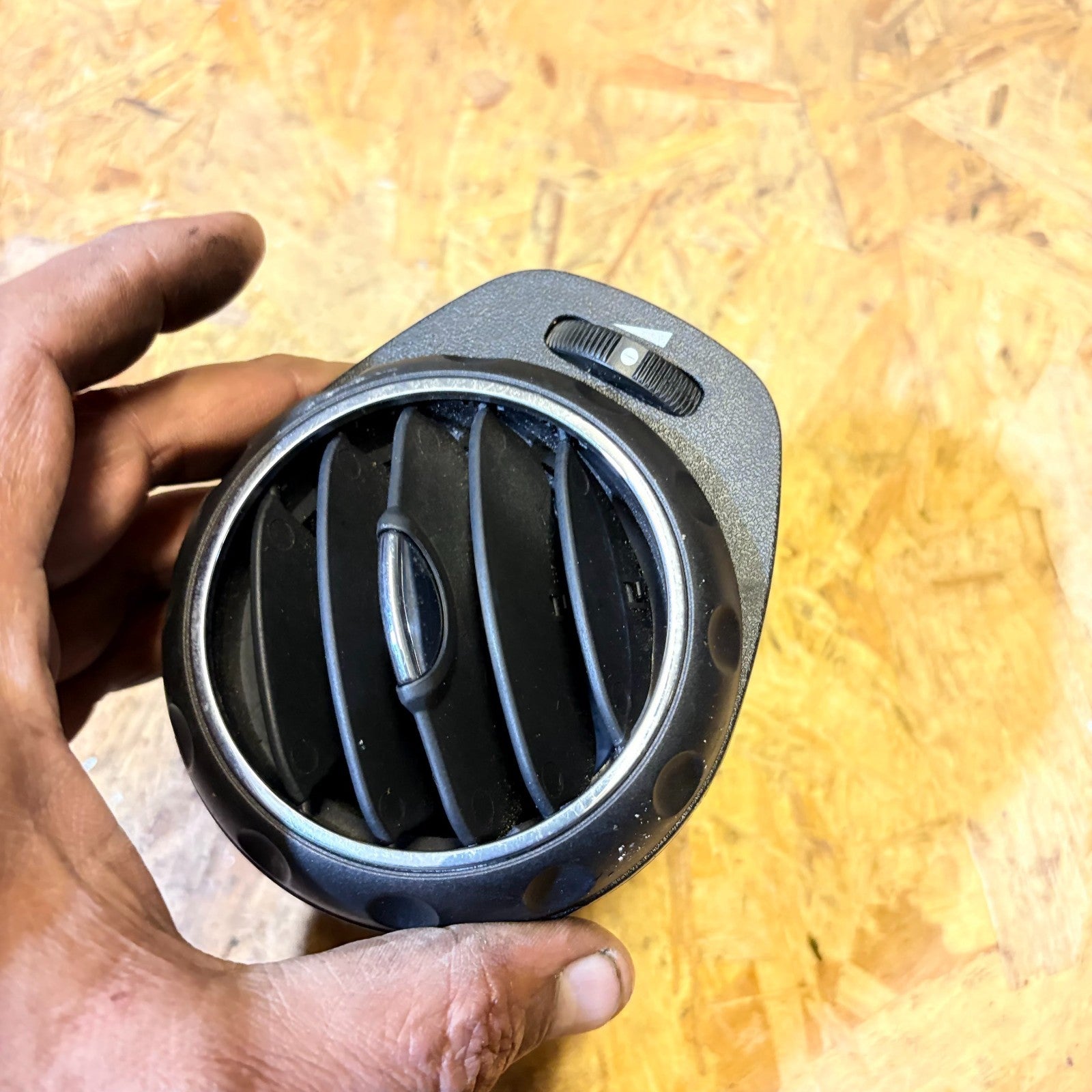 Alfa Romeo Mk1 2004-2010 Right Driver Offside Air Vent