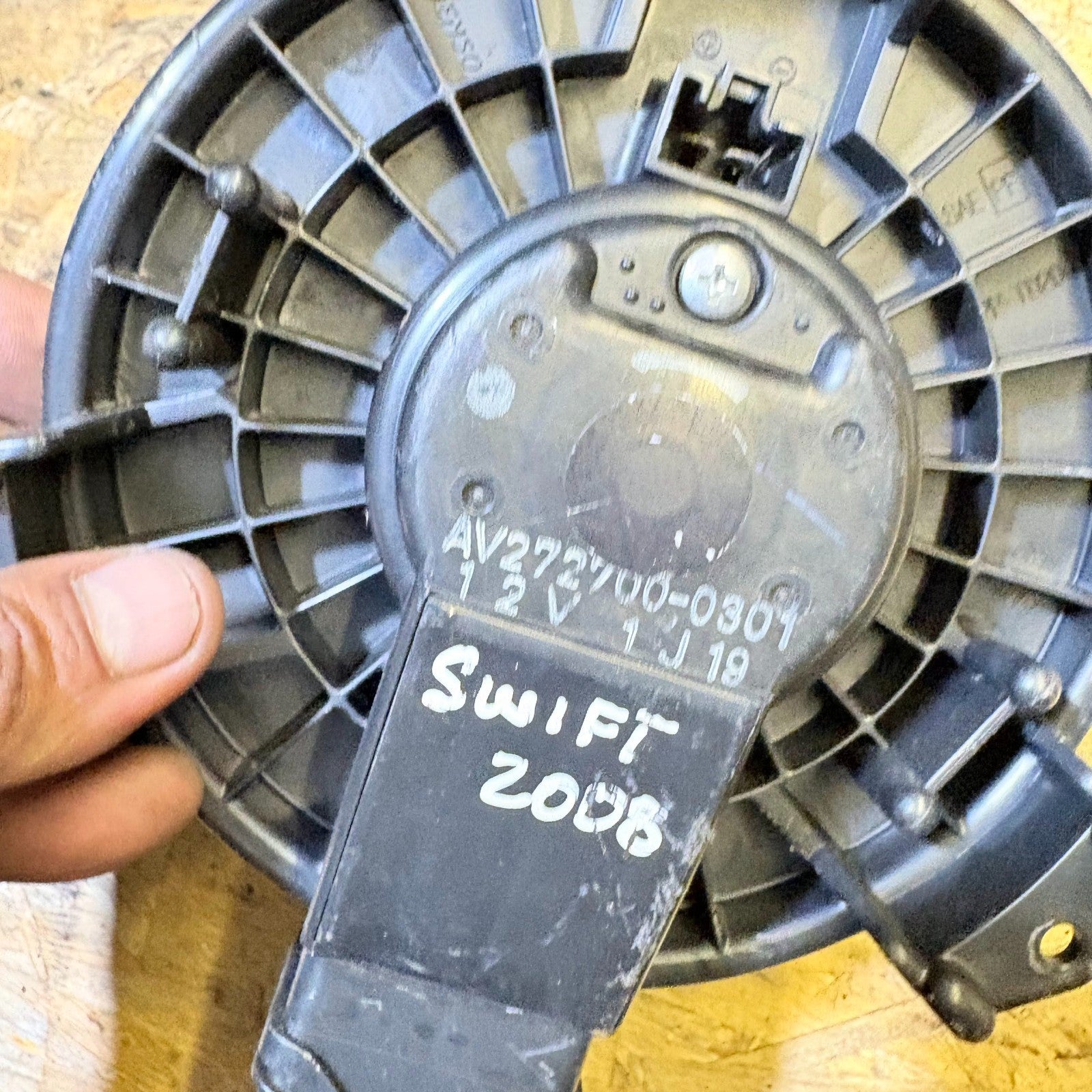 SUZUKI SWIFT 2008 HEATER FAN BLOWER MOTOR AV272700-0301