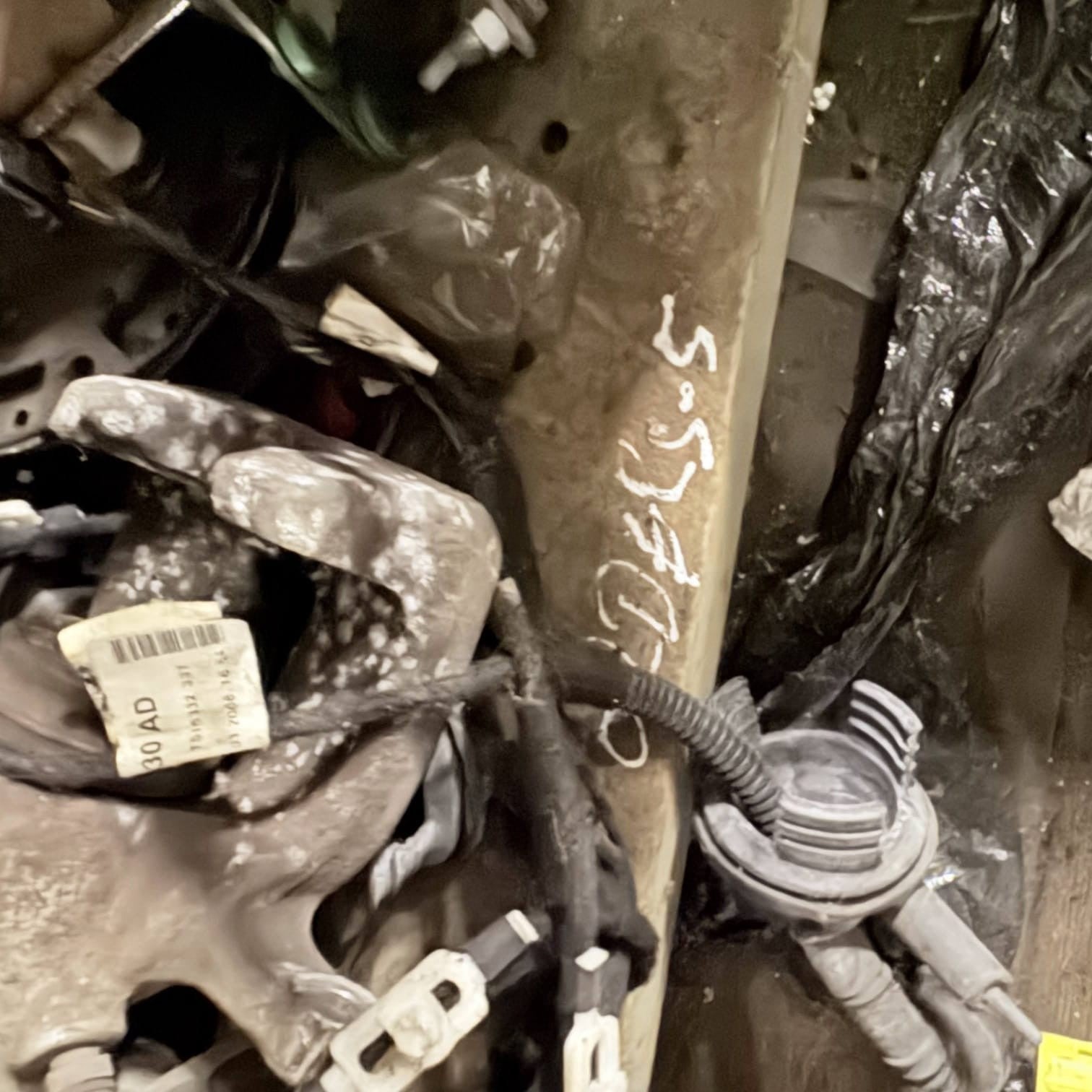 2009 NISSAN QASHQAI FUSE BOX UNDER THE BONNET 319136024 24383JD00A
