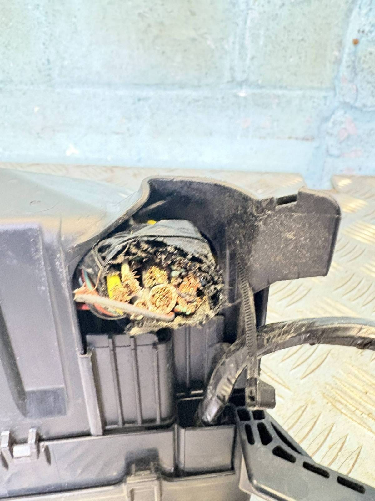 2014 Suzuki Swift Black Relay And Fuse Box Module Assembly