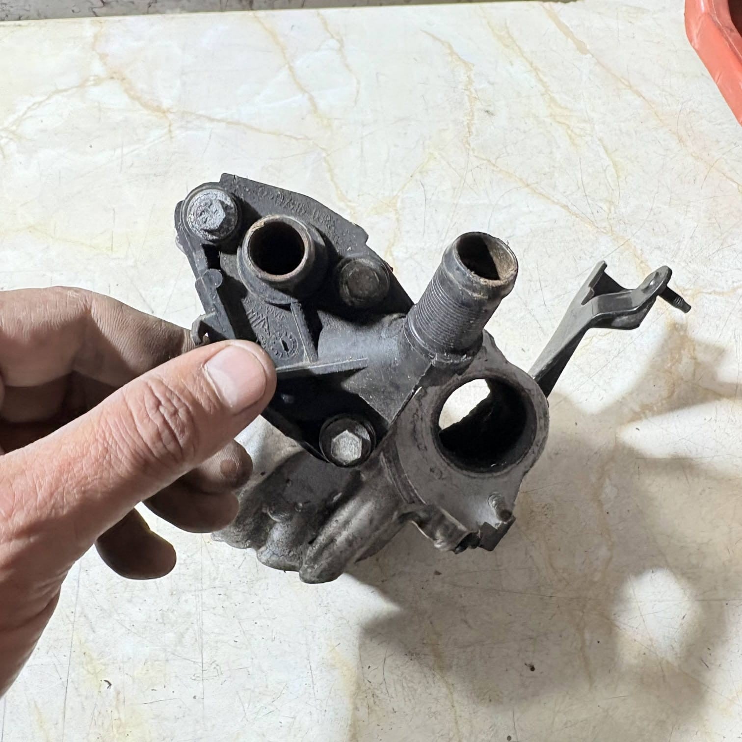 NISSAN QASHQAI TEKNA 1.5 DCI EGR VALVE COOLER HOUSING BRACKET FLANG 3-52301