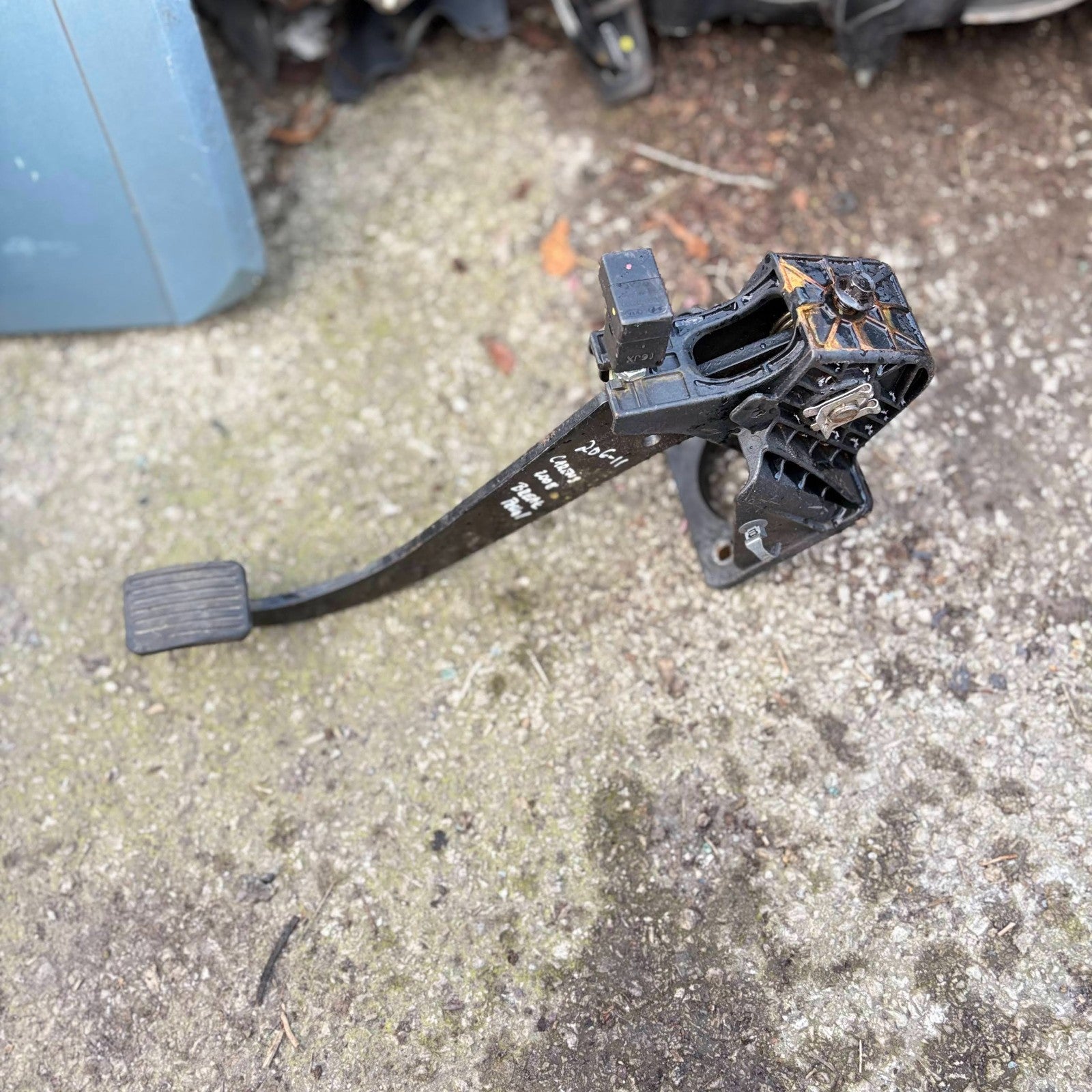 KIA CARENS 2008 Accelerator Pedal