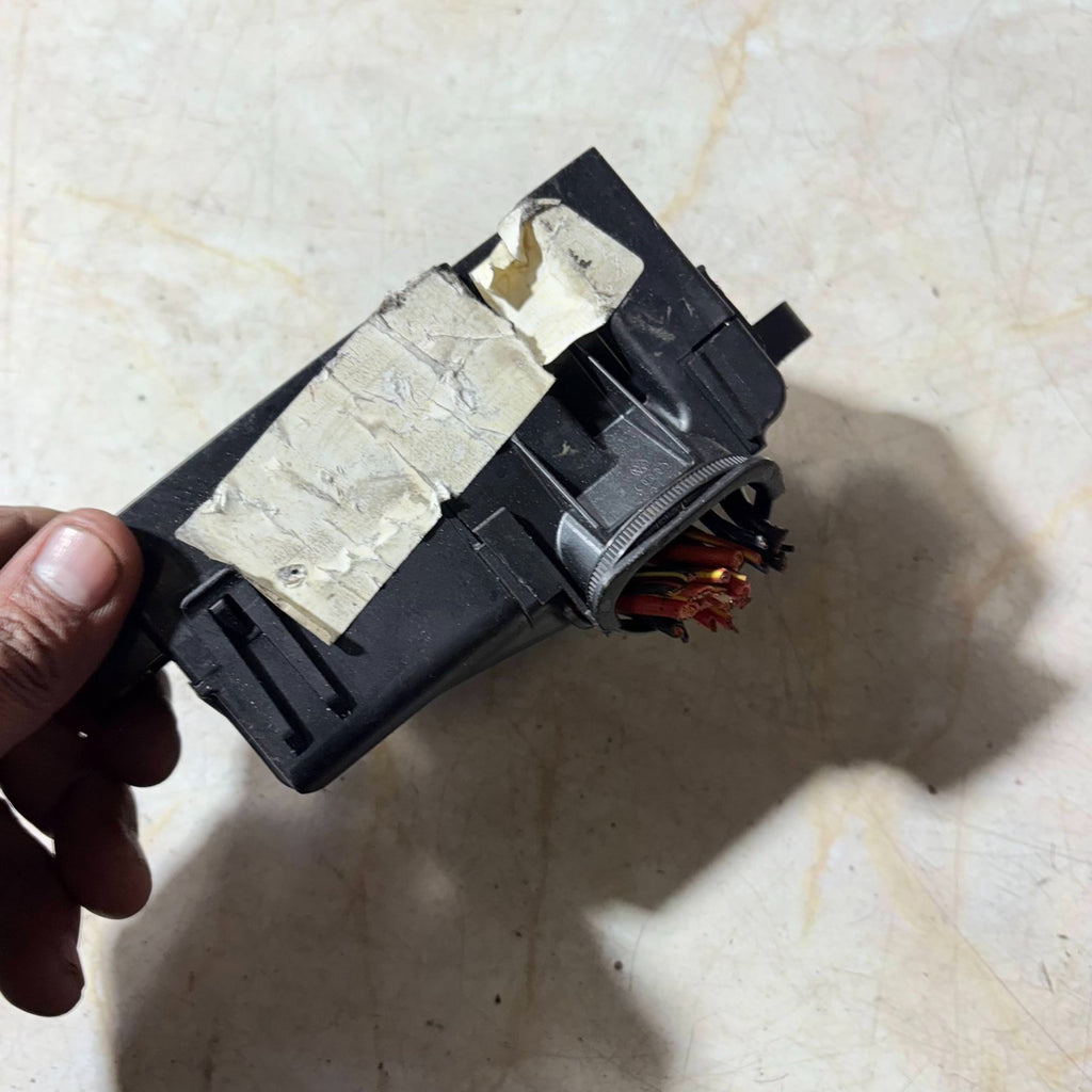 SEAT LEON FR 2007 UNDER DASH BOARD FUSE BOX
