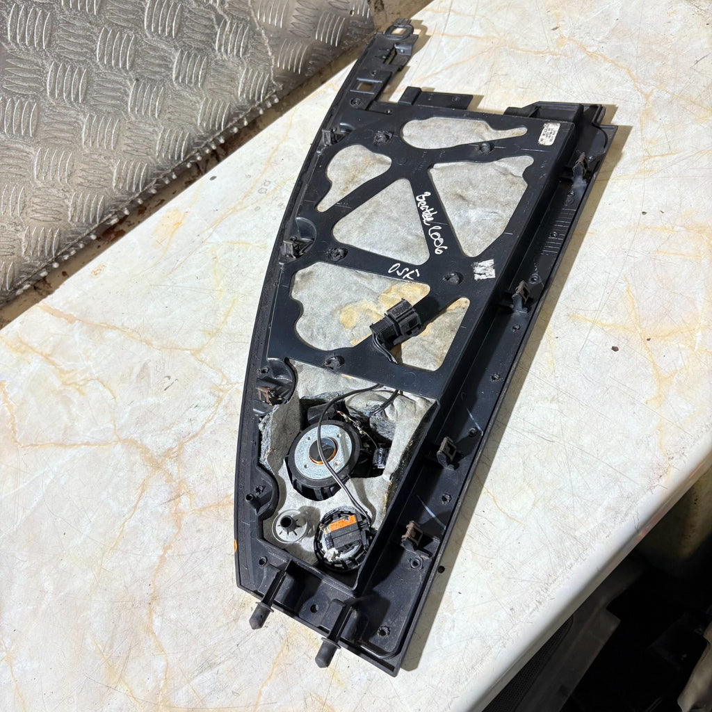 VW Beetle/New Beetle 1999-2010 RH Dash End Cover Speaker Grille 1C0819402B