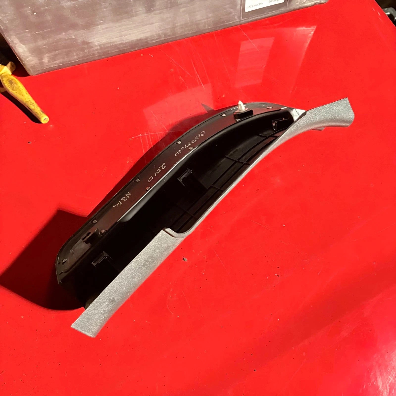 Chevrolet Captiva 2010 Left side Rear Door Step Sill Kick Plate A047002