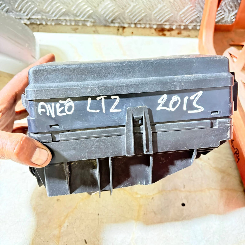 Chevrolet Aveo Mk2 T300 2011-2015 Under Bonnet Fuse Box 95462806