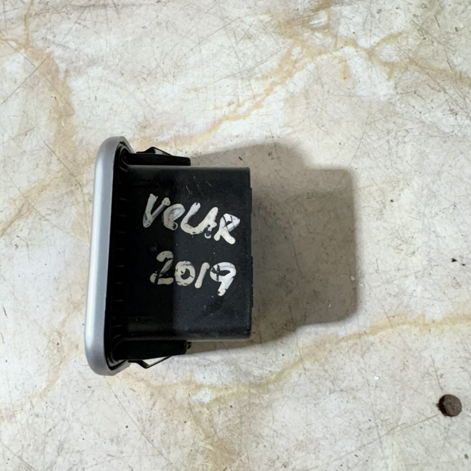 Range Rover Velar 2017-2022 Tailgate Close Switch Button LR040338 CPLA10E99BAA