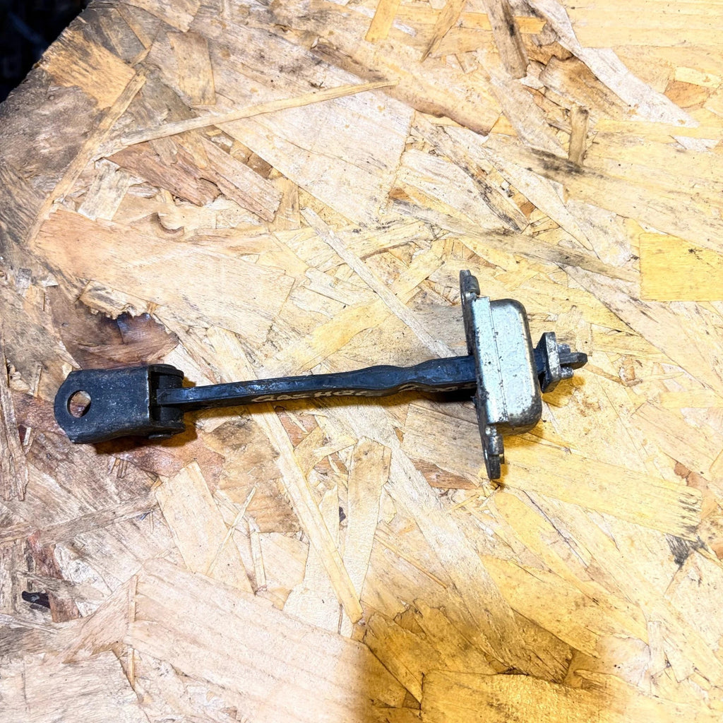 Rear Left Door Check (Strap) for Nissan Qashqai 2008