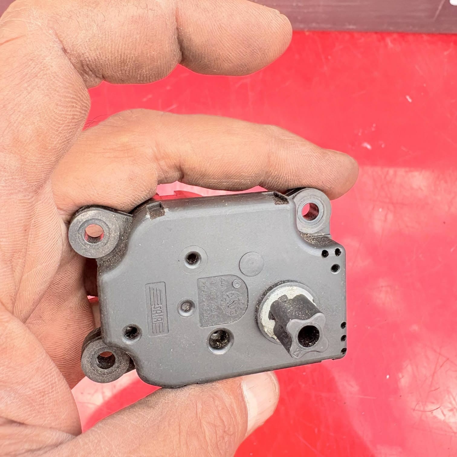 VAUXHALL/OPEL INSIGNIA HEATER FLAP ACTUATOR 52433779R0