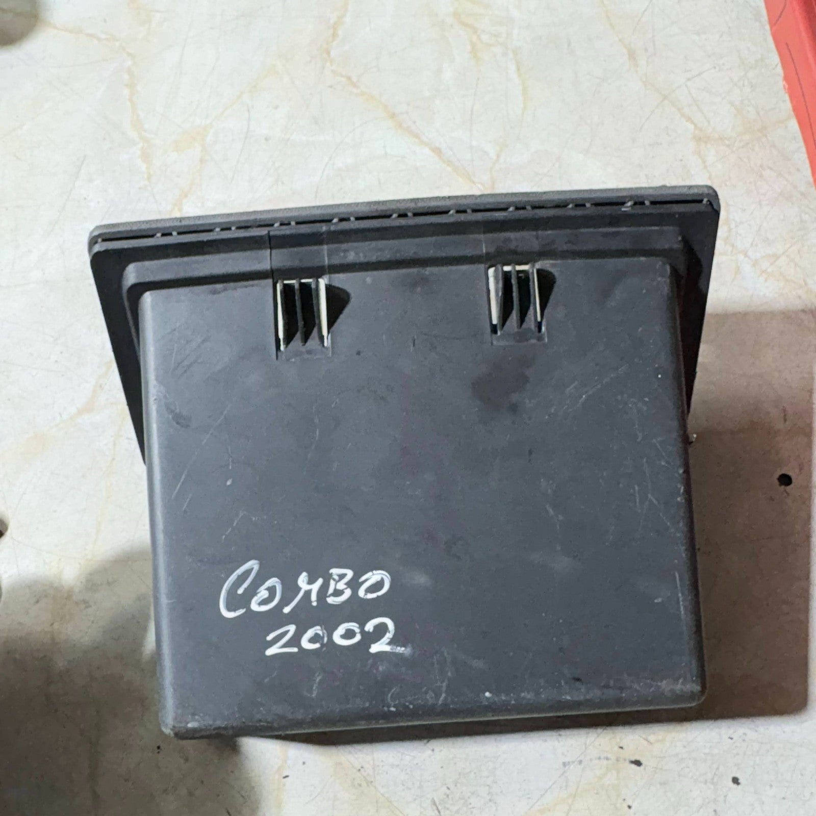 2002 VAUXHALL COMBO UNDER DASHBOARD STORAGE TRAY 09114397