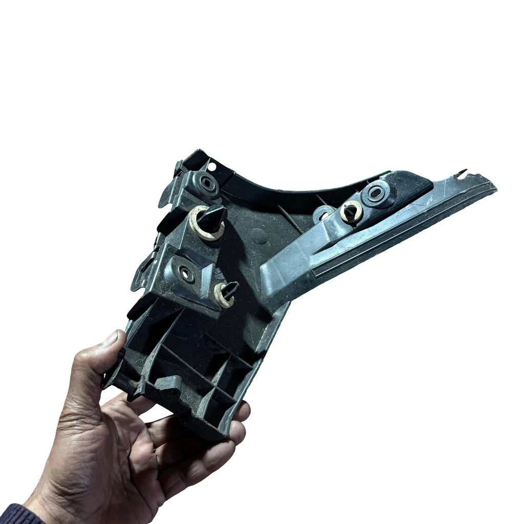 Renault Clio MK3 05-12 Rear Left Side Bumper Mounting Bracket 8200280041