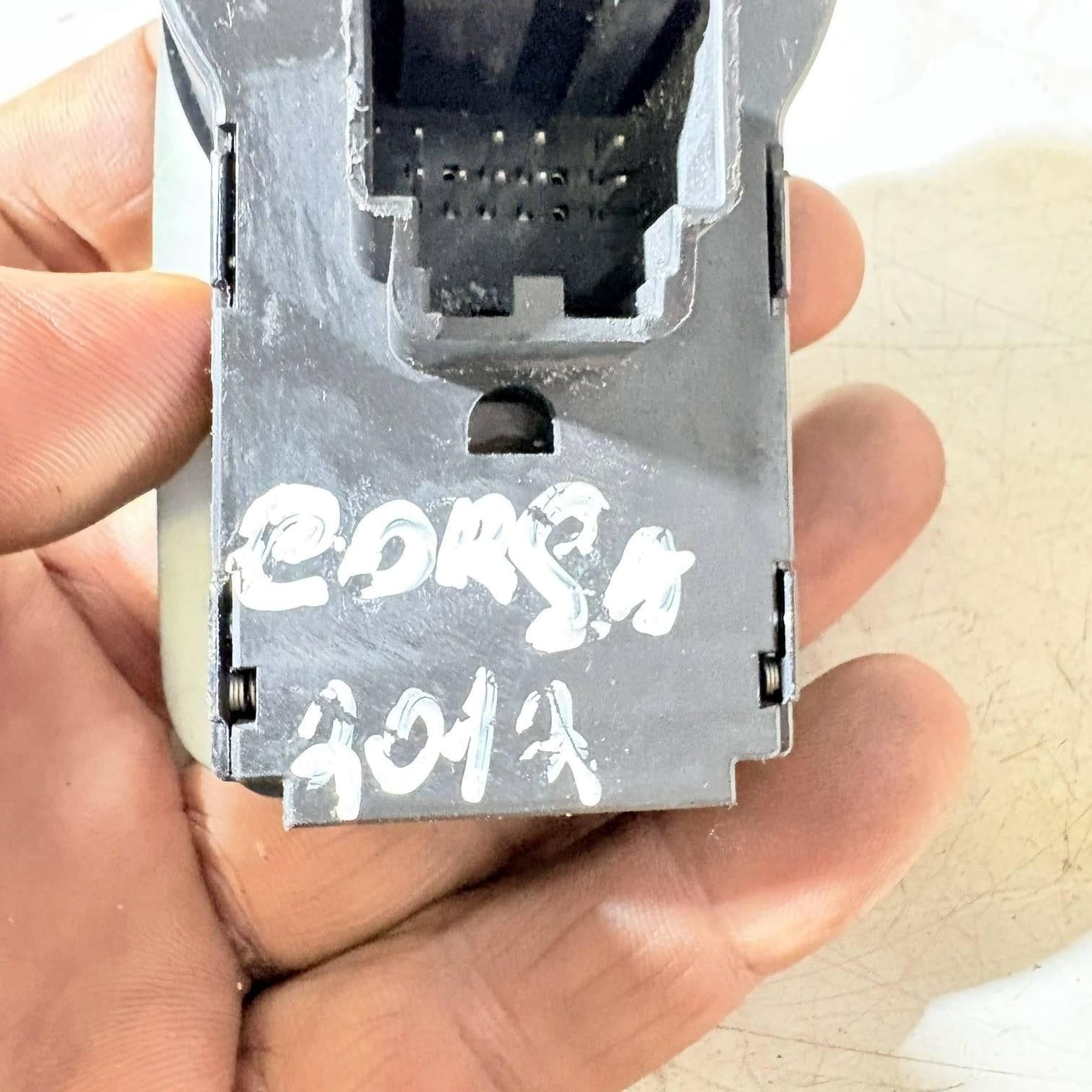 Vauxhall Corsa D Headlight SwitchControls Fog Light Switch Control 13310335 2012