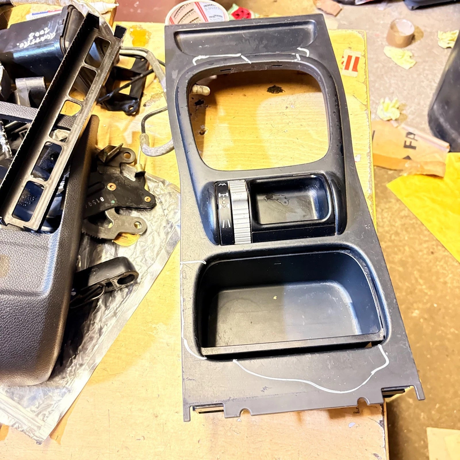 PORSCHE CAYENNE 957 MK1 CENTRE CONSOLE TRIM 2009 7L51862531