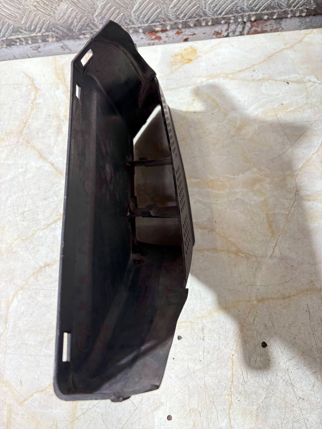 2008-2016 AUDI A5 AIR INTAKE CLEANER DUCT ASSEMBLY 8K0 129 618 D-E
