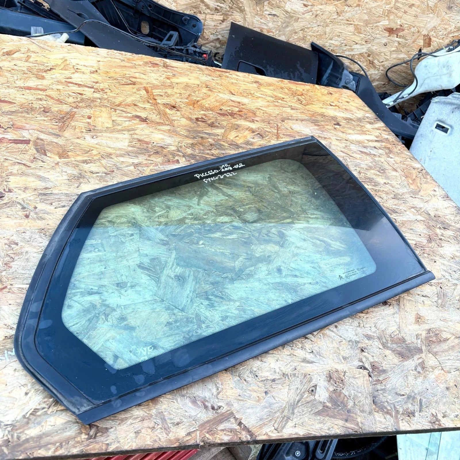 Citroen C4 Picasso Mk1 2006-2013 5dr Rear Right Quarter Window Glass Green Tint