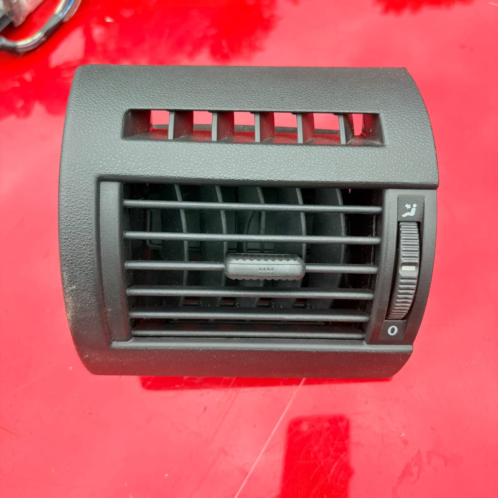VW Fox 5Z air inlet vent grille air shower cover left 5Z0819703-2006