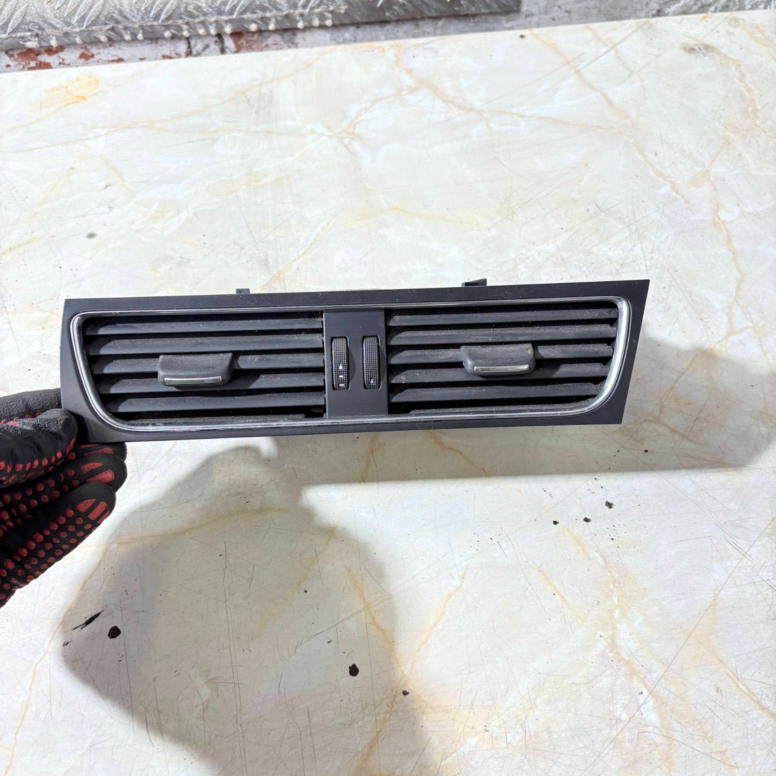 2009 AUDI A4 B8 DASHBOARD CENTRE AIR VENTS 06485-005