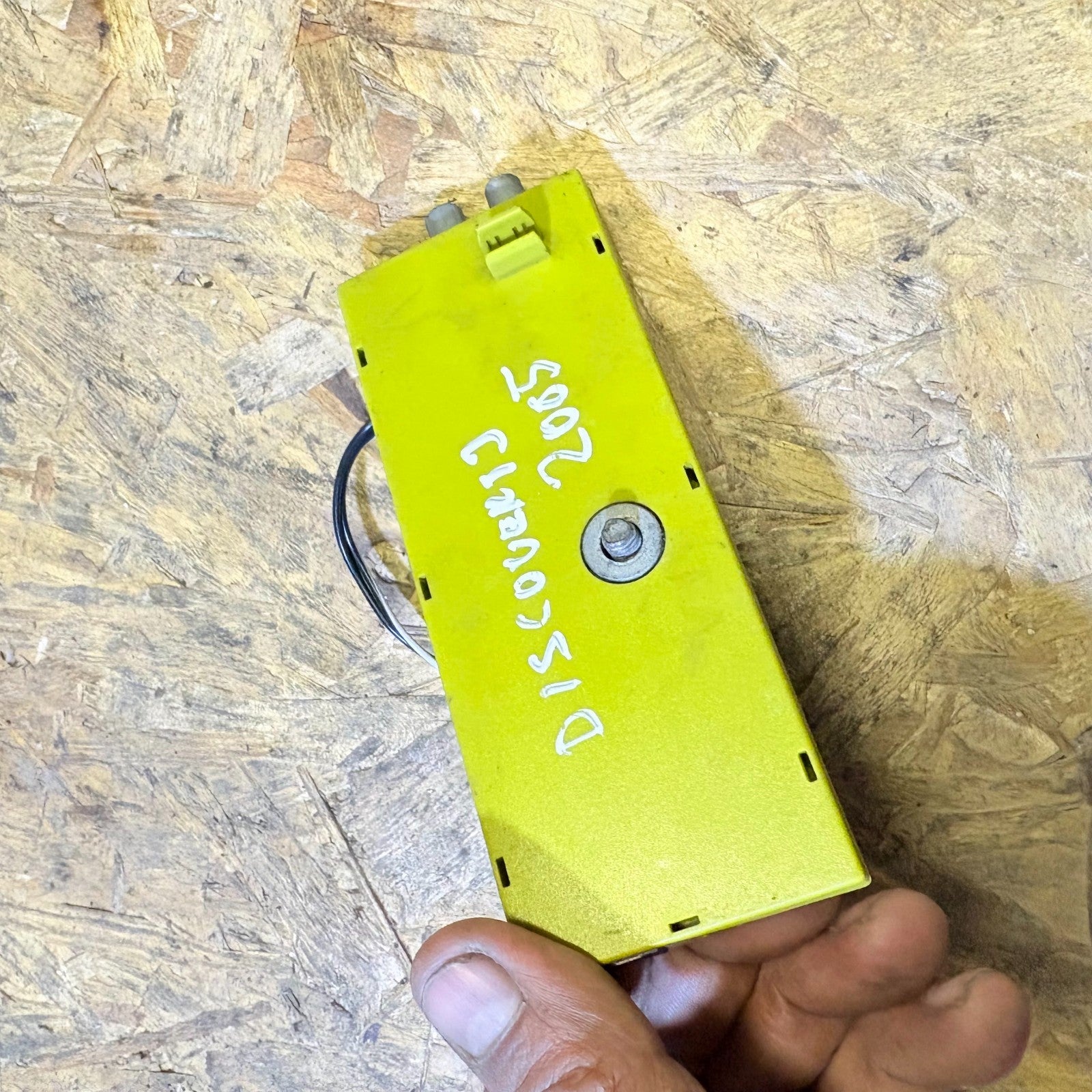 Land Rover Discovery 3 LR3 04-09 Rear Shark Fin Antenna Amplifier XUC000262A