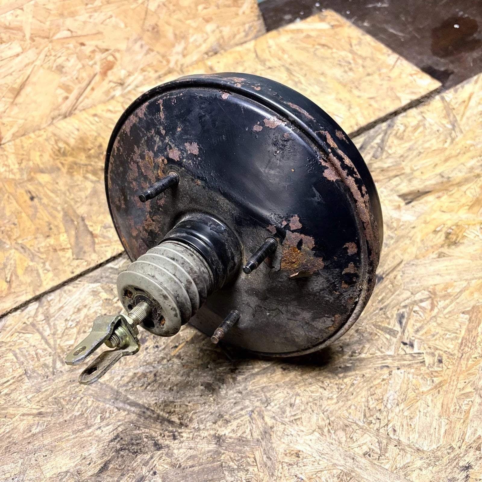 Toyota Avensis I (T22) Brake Servo Vacuum Booster 37752-97024 09/97-10/00