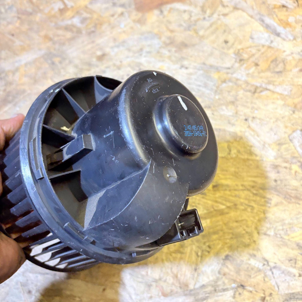 FORD FOCUS MK2 2004-2010 HEATER BLOWER MOTOR FAN 3M5H-18456-FC