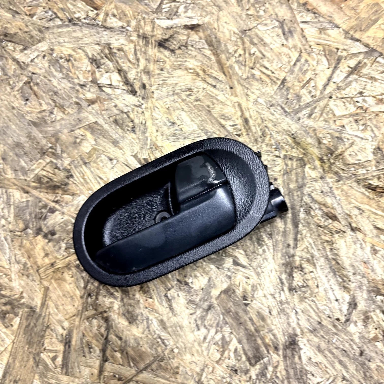 MR959268HA INTERIOR HANDLE DRIVER FRONT DOOR MITSUBISHI COLT 1.5 D 70KW 5P 2011