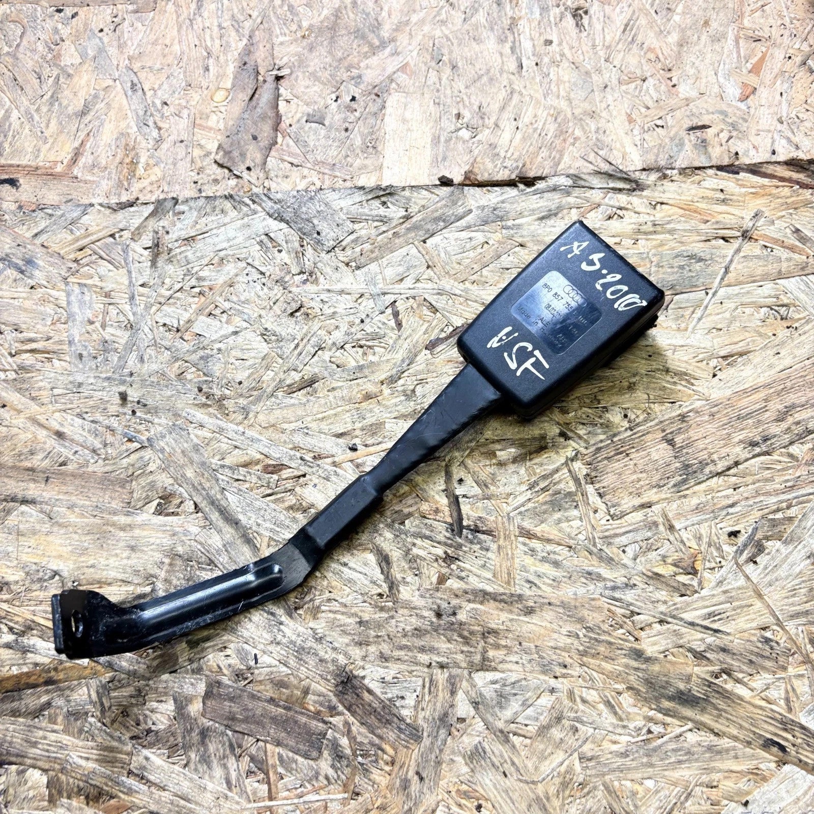 AUDI A3 2010 PASSENGER SIDE FRONT LEFT SEAT BELT BUCKLE 8P0 857 755B