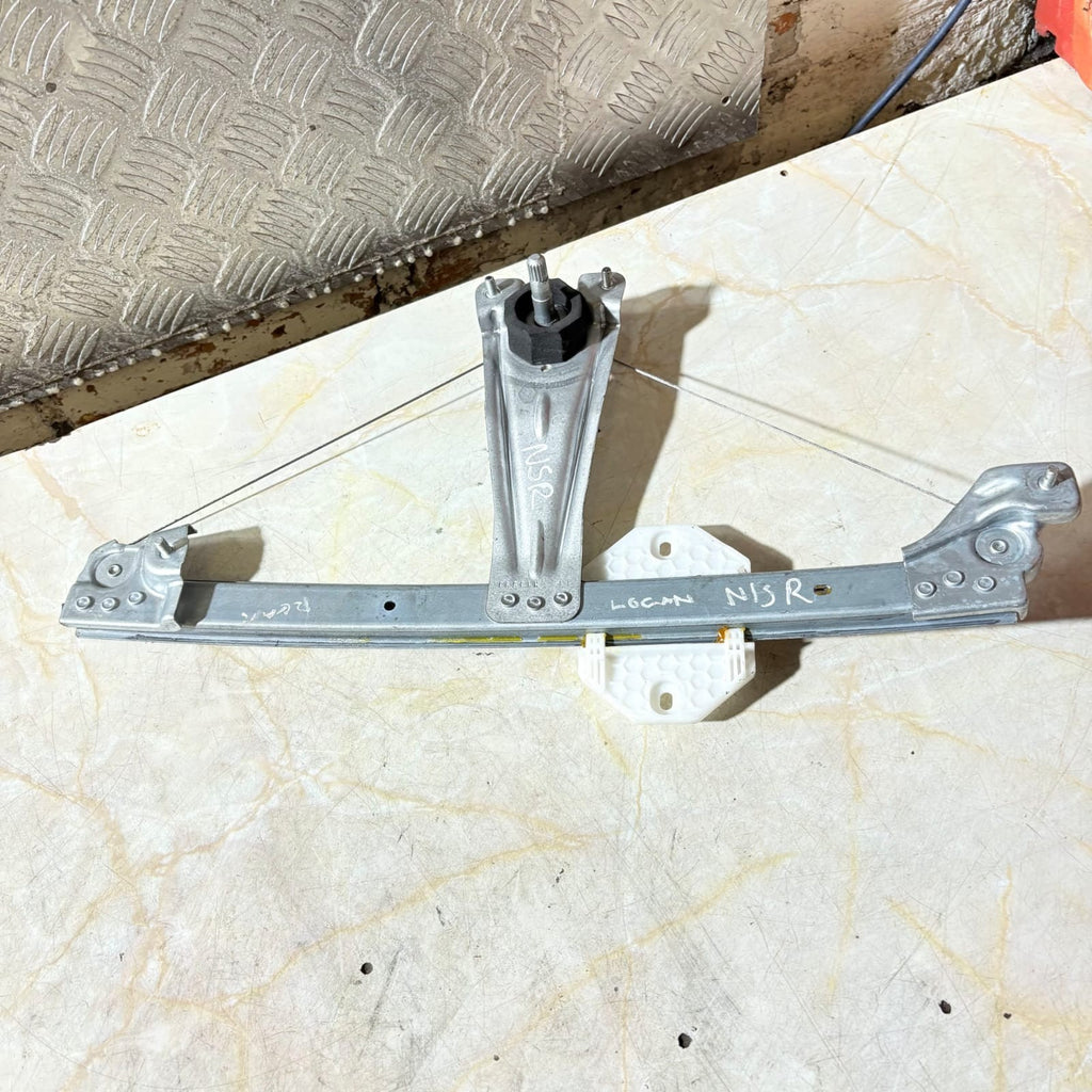 Renault logan Passenger rear Window Regulator Manual 827217198R R