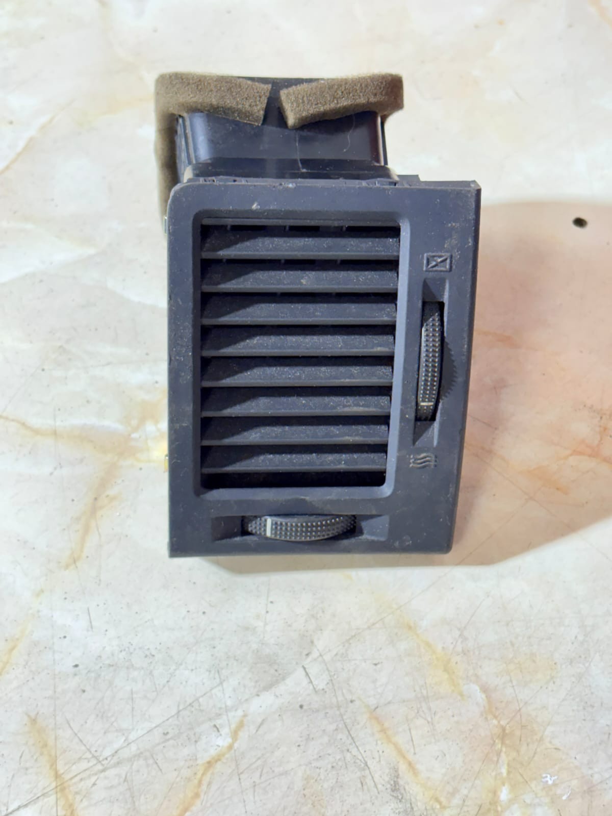 TOYOTA AVALON PASSENGER RH DASH AIR VENT 2004 LT GRAY 55680-07010