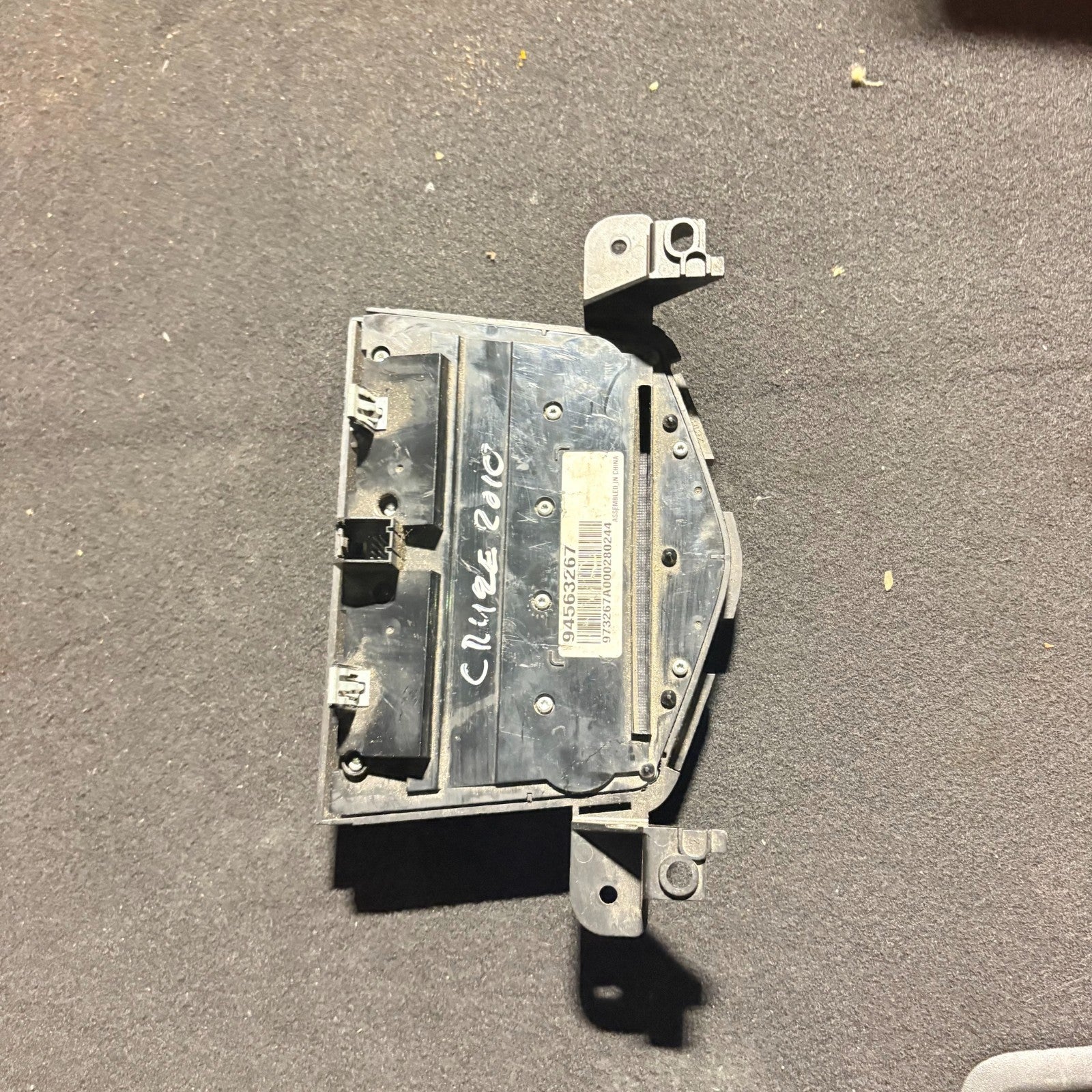 Chevrolet Cruze 2009-2012 CD Radio Control Switch 94563267