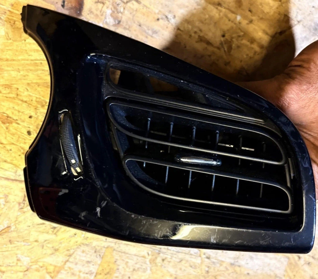 2015 CITROEN DS3 MK1 DRIVER FRONT SIDE DASHBOARD AIR VENT A1092113