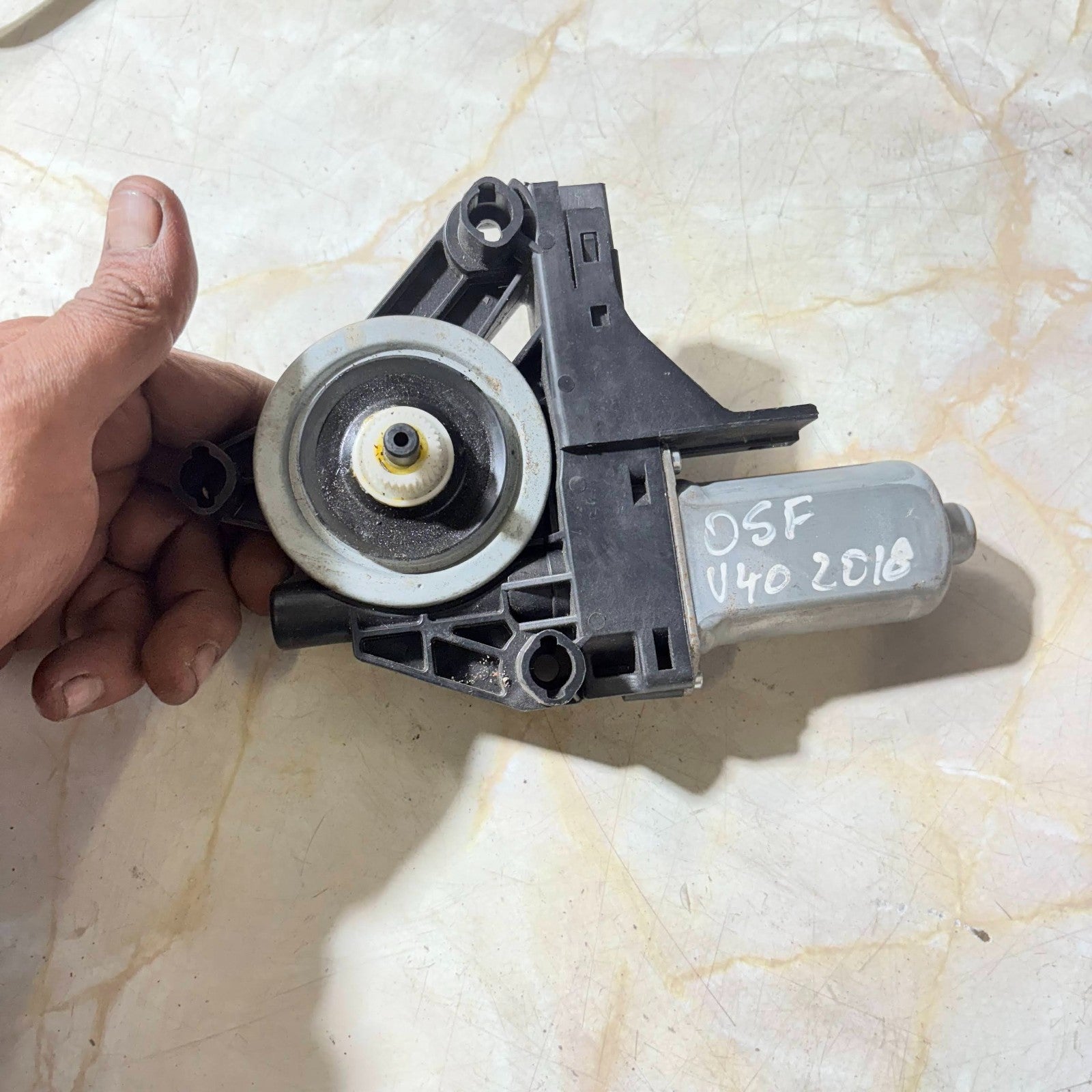 VOLVO V40 2018 MK1 Front Right Door Window Regulator Motor 966269-103