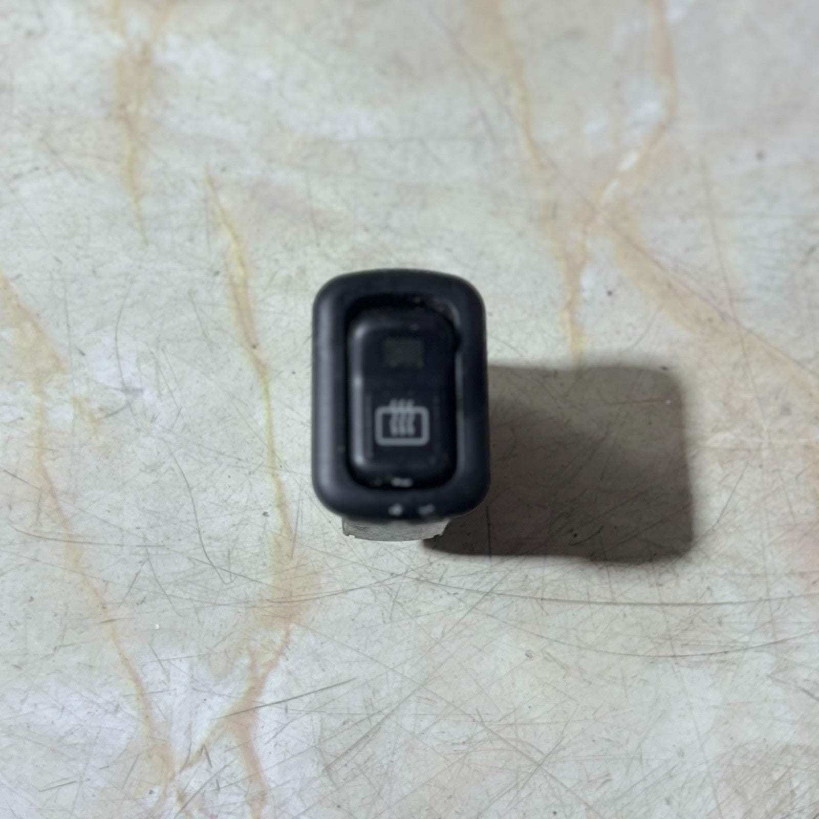 DAIHATSU TERIOS MK1 REAR DEMISTER SWITCH 00-06 P/N T322 5 PIN PLUG