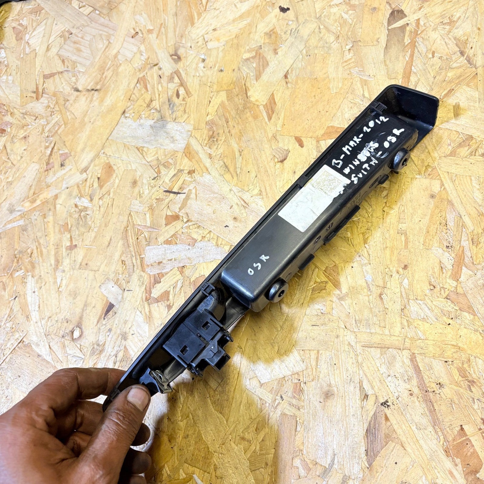 Ford B-Max 2012 WINDOW SWITCH & TRIM REAR RIGHT SIDE AV11-R226A36-ACW
