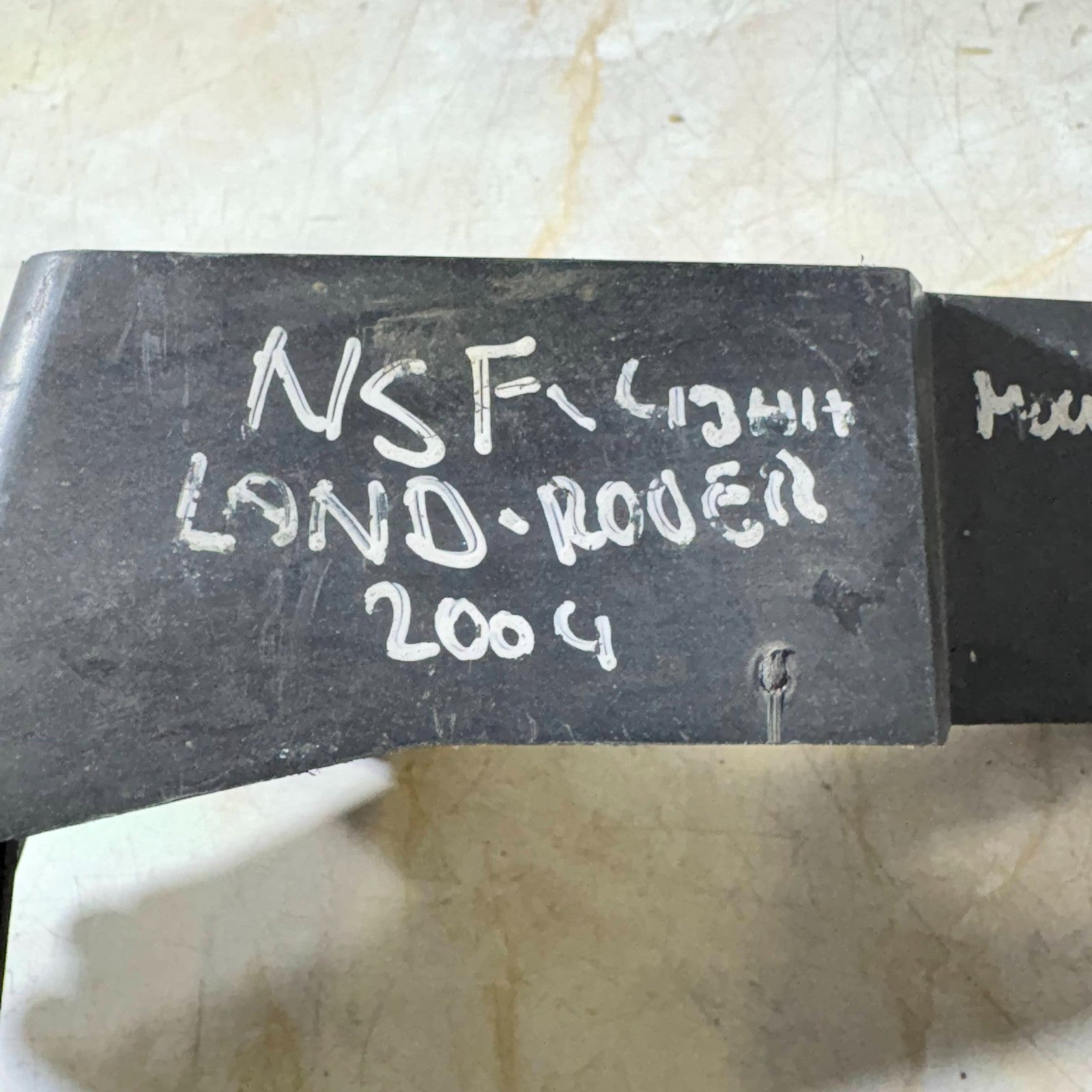 Land Rover Range Rover 2004 Left Front Bumper Cover Support Bracket