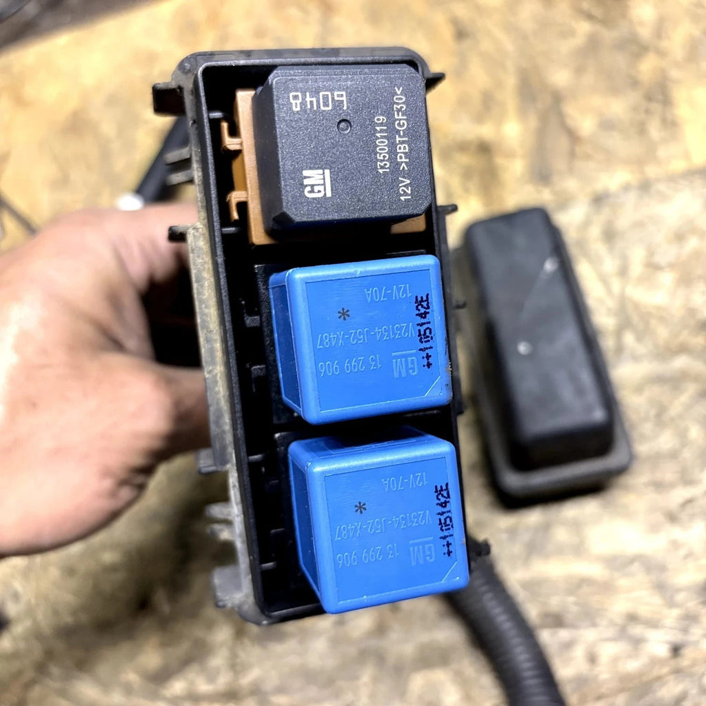 Opel Meriva 2011 Diesel Fuse box set 315938597 JUT195439