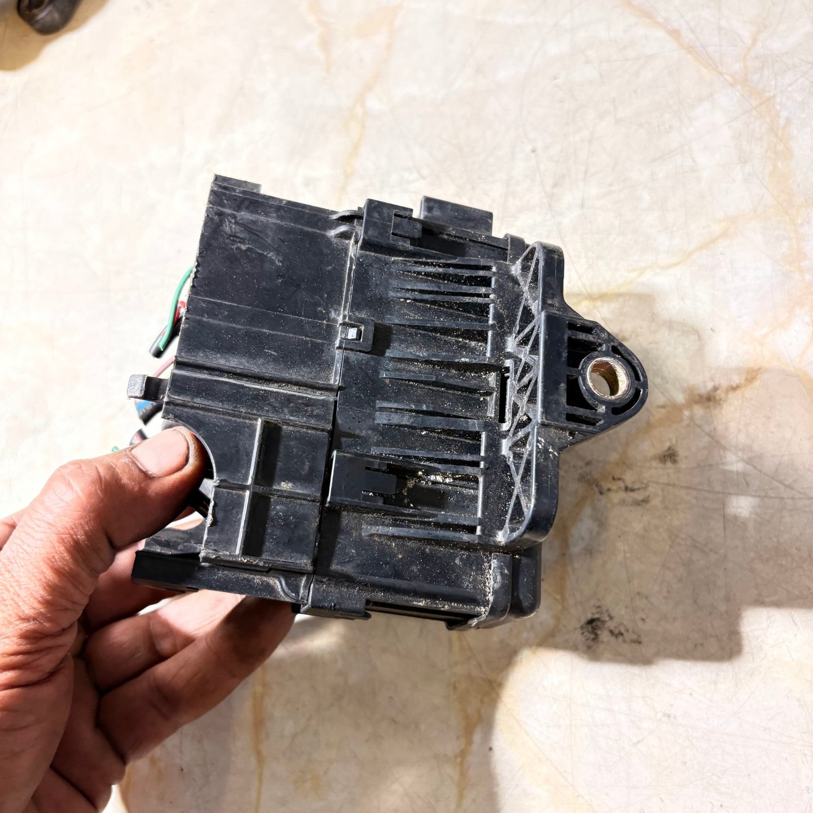 Toyota RAV4 Mk2 2004-2005 Relay Fuse Box Engine Bay Wiring Block Relays