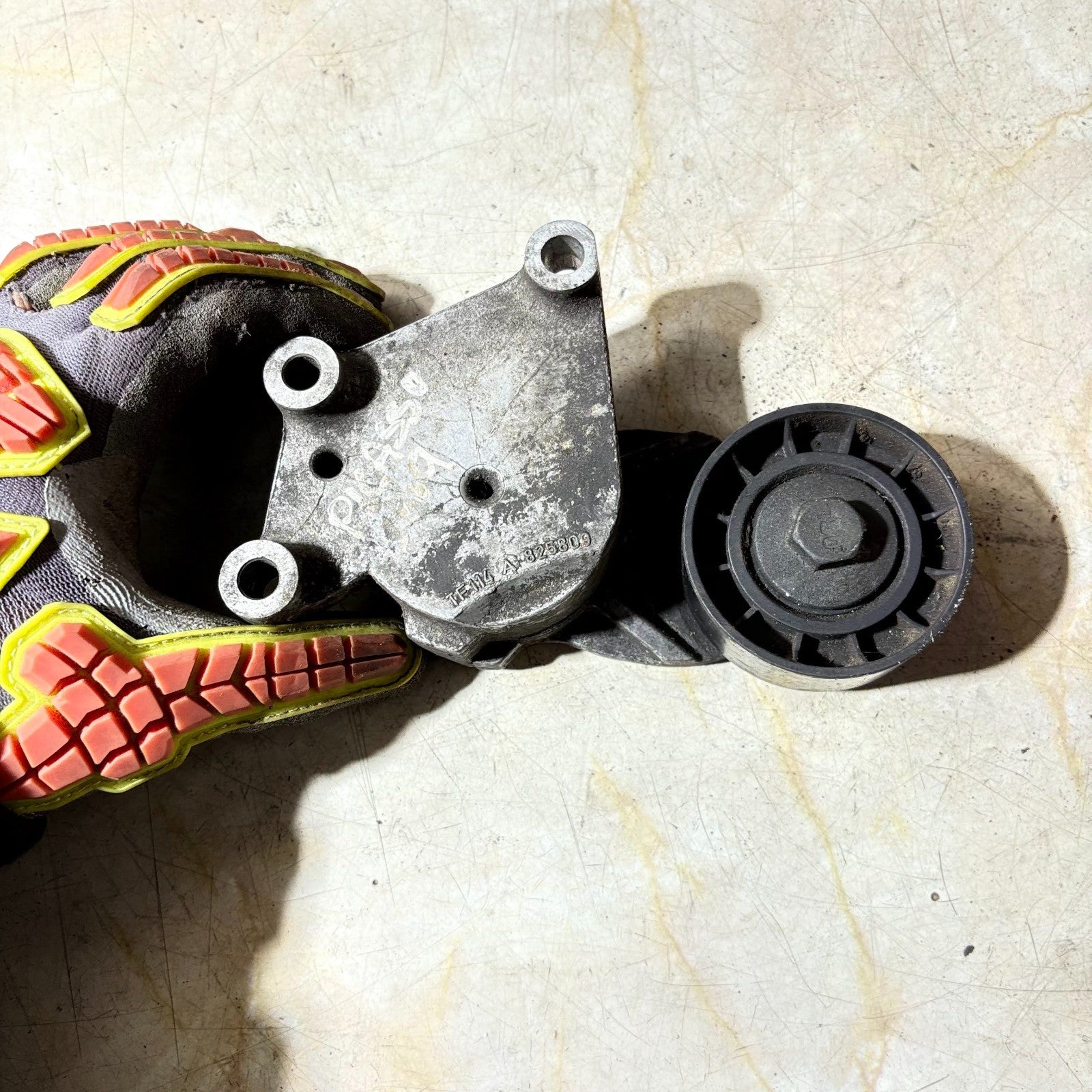 Citroen C3 Picasso 2009 Belt Tensioner Pulley A 825809
