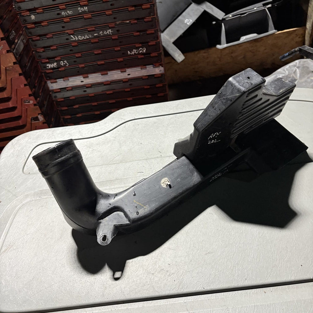 Kia Sedona 2002-2006 Air Intake Pipe 0K51A13330 A13330