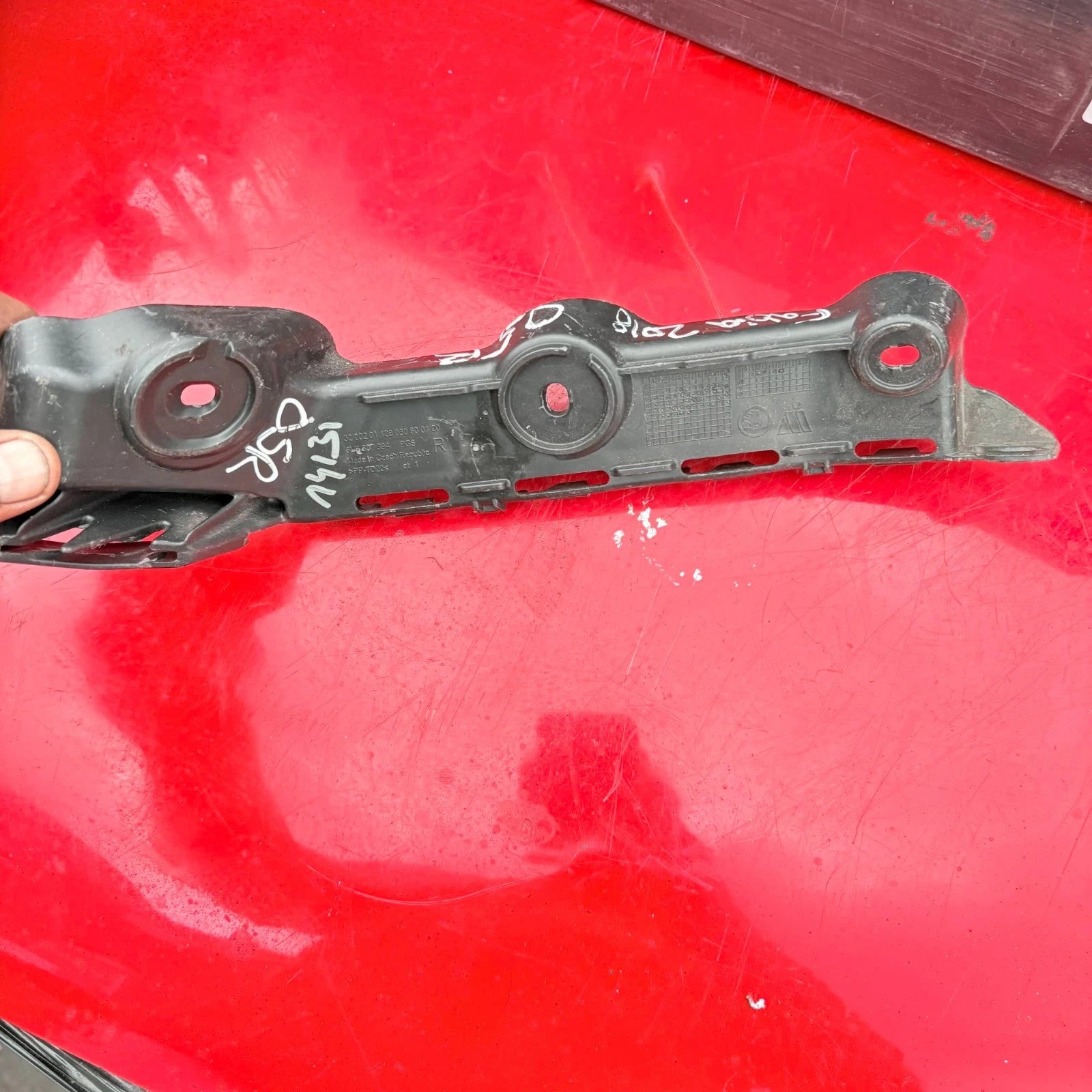 Skoda Fabia Rear Bumper Right Side Bracket 2018 6V9807394