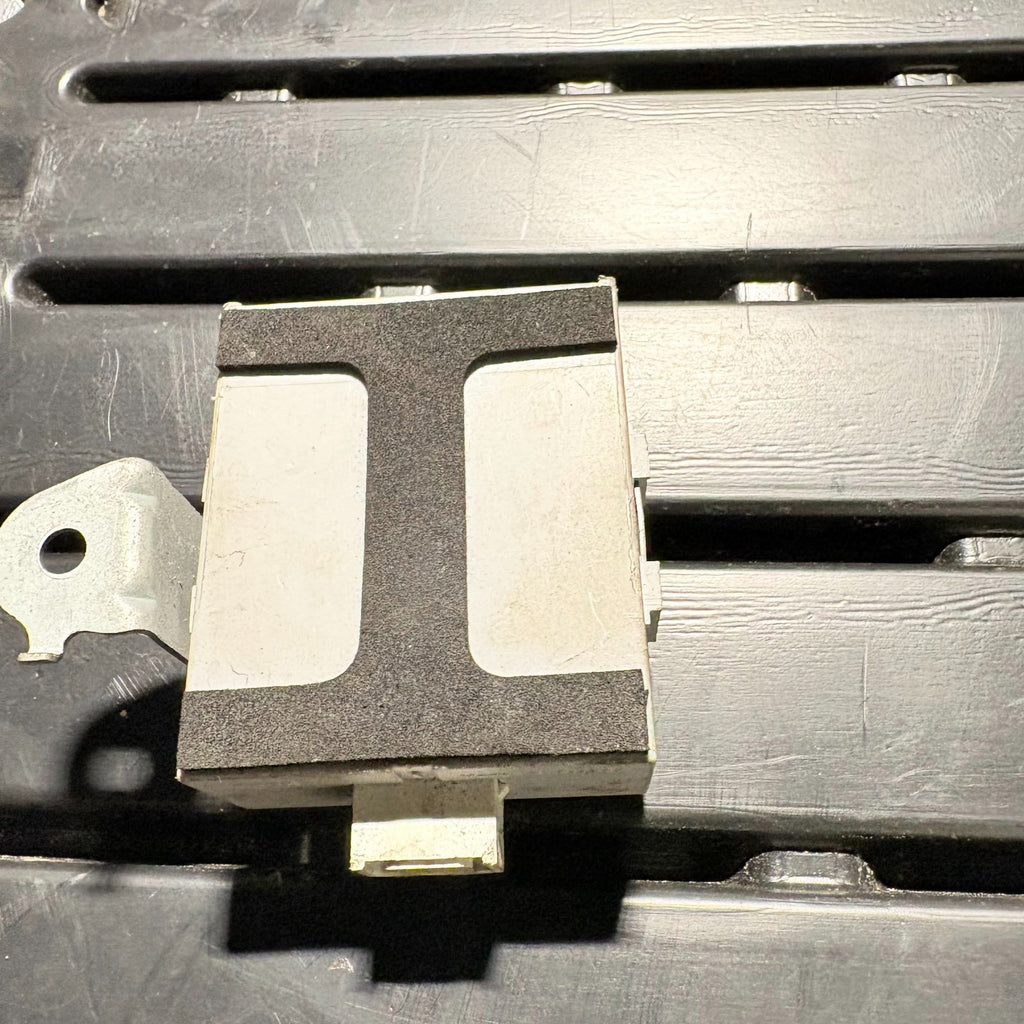 2000-2006 TOYOTA COROLLA ECU CENTRAL LOCKING CONTROL MODULE 89741-02050